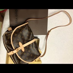 louis vuitton saddle bag purse!!